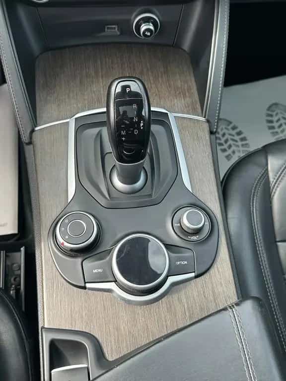 Alfa Romeo Stelvio Q4 *Panorama+LED+Automatik+Leder+Navi* 10/2017-photo-23