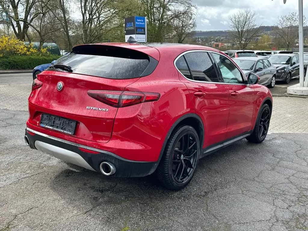 Alfa Romeo Stelvio Q4 *Panorama+LED+Automatik+Leder+Navi* 10/2017-photo-8