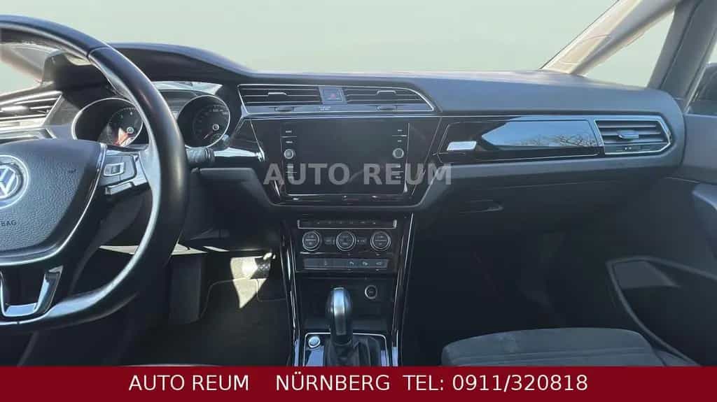 Volkswagen Touran Highline Automatik LED Navi Kamera Tempom 11/2019-photo-12