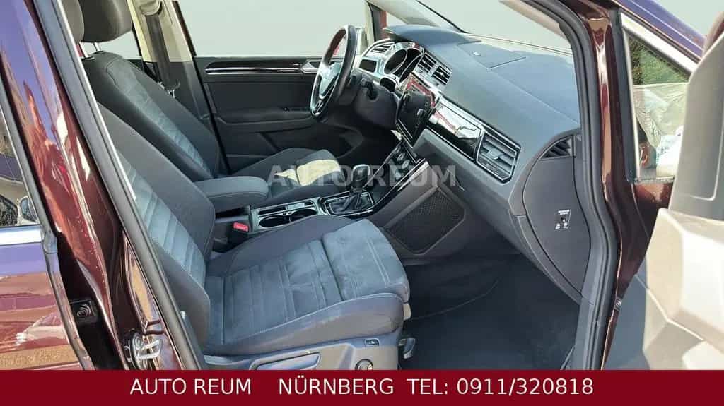 Volkswagen Touran Highline Automatik LED Navi Kamera Tempom 11/2019-photo-14