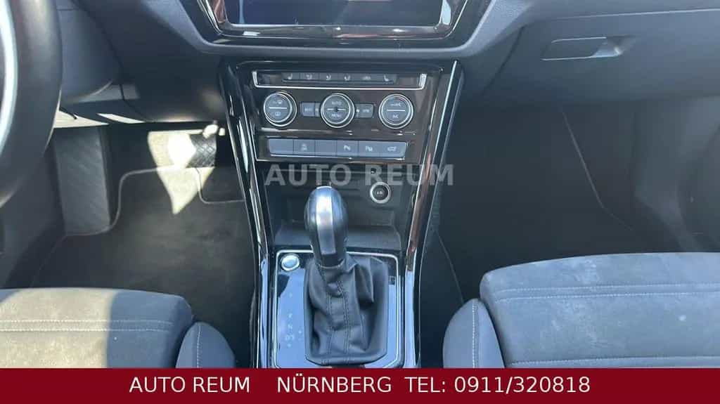 Volkswagen Touran Highline Automatik LED Navi Kamera Tempom 11/2019-photo-16