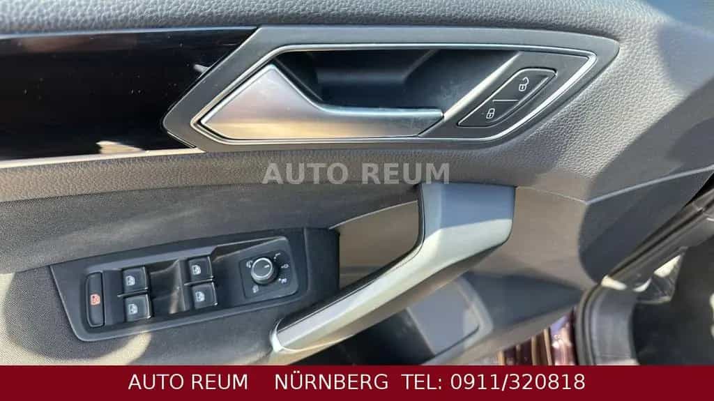 Volkswagen Touran Highline Automatik LED Navi Kamera Tempom 11/2019-photo-9