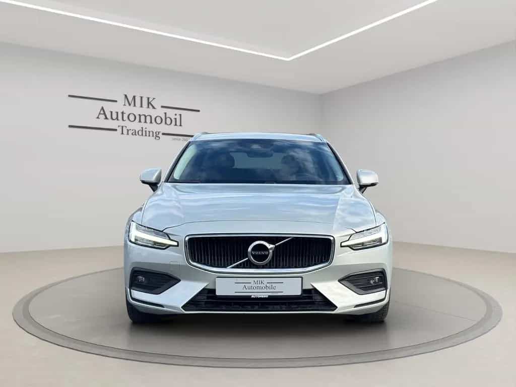 Volvo V60 Kombi Momentum 08/2019-photo-1