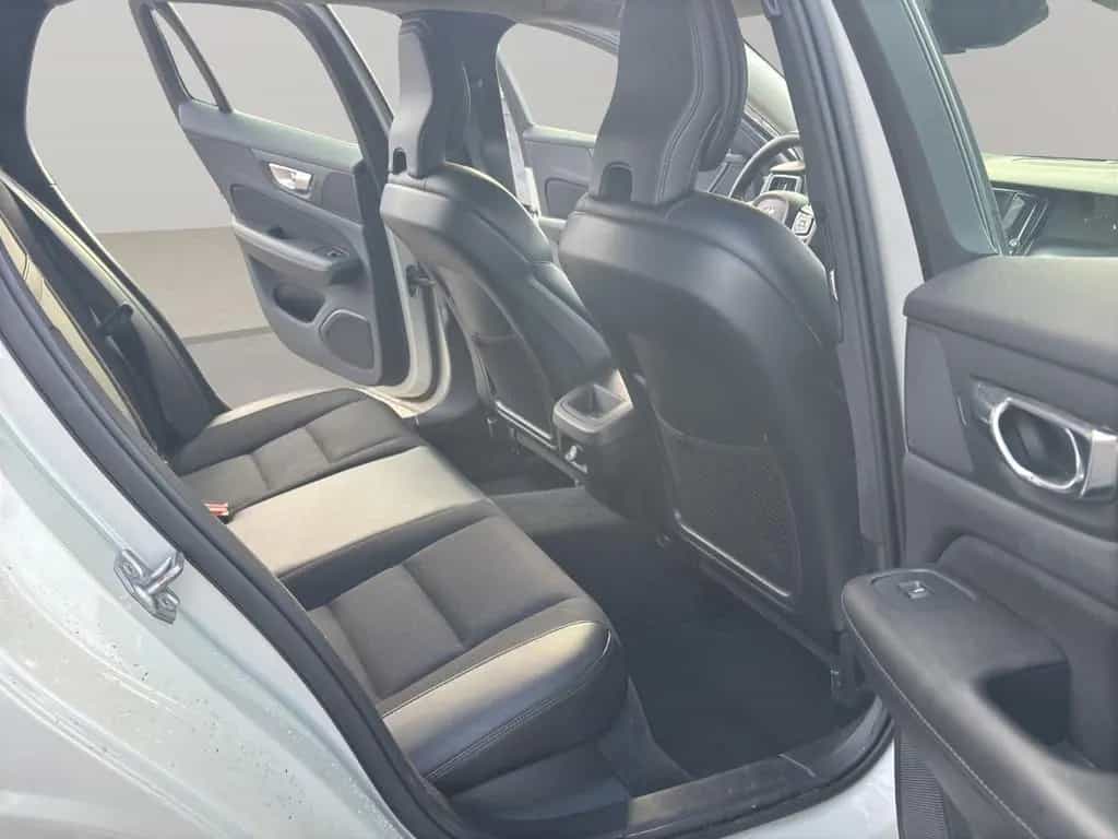 Volvo V60 Kombi Momentum 08/2019-photo-10