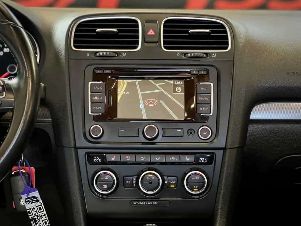 Volkswagen Golf VI Cabriolet Lounge #Bi-Xenon #Navi #Sport 04/2015-photo-27