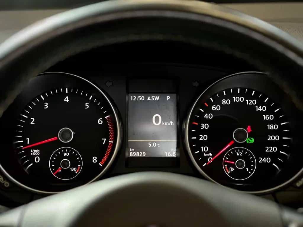 Volkswagen Golf VI Cabriolet Lounge #Bi-Xenon #Navi #Sport 04/2015-photo-32