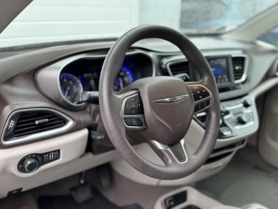 Chrysler Pacifica 3.6 LX Kamera PDC unfallfrei erste Hand 07/2018-photo-6