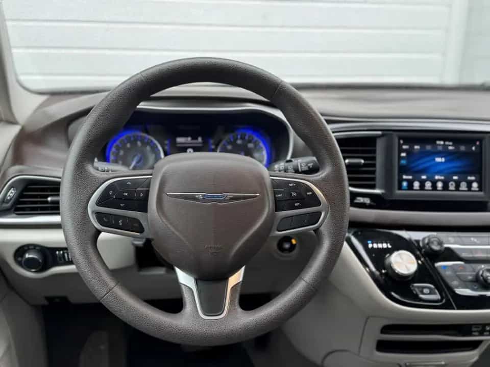 Chrysler Pacifica 3.6 LX Kamera PDC unfallfrei erste Hand 07/2018-photo-7