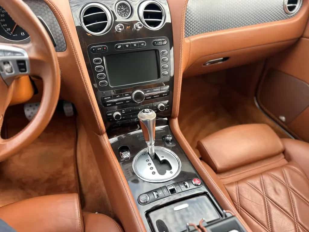 Bentley Continental GTC Speed 1. Hand Motor neu W12 DE 07/2010-photo-15