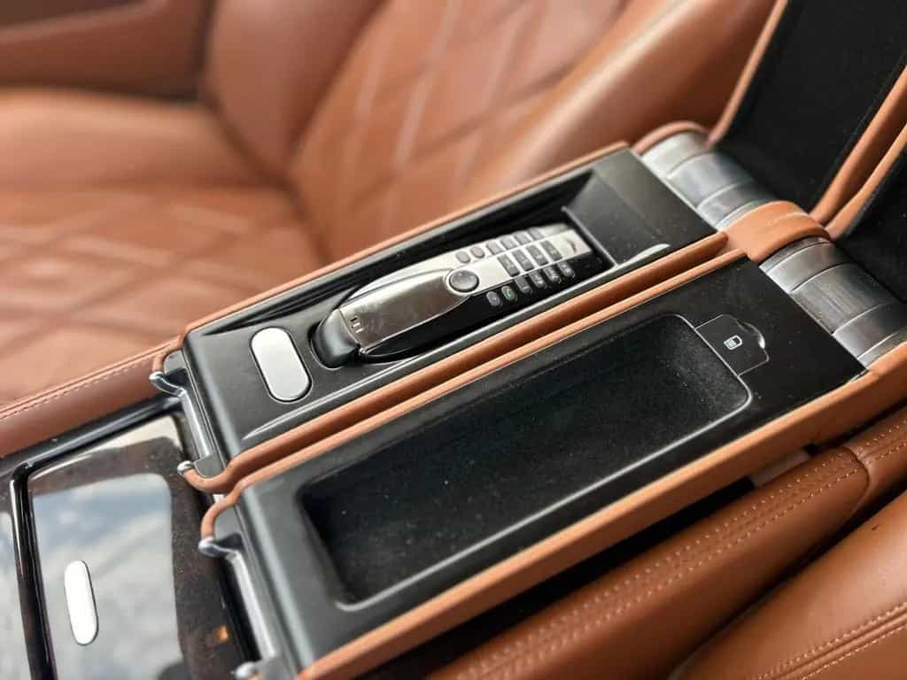 Bentley Continental GTC Speed 1. Hand Motor neu W12 DE 07/2010-photo-16