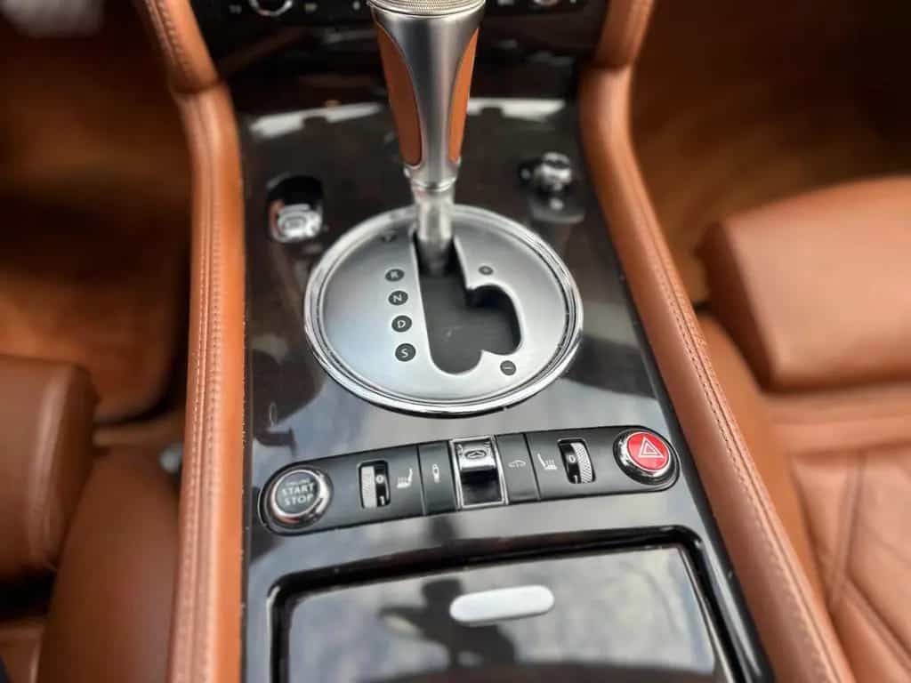 Bentley Continental GTC Speed 1. Hand Motor neu W12 DE 07/2010-photo-17