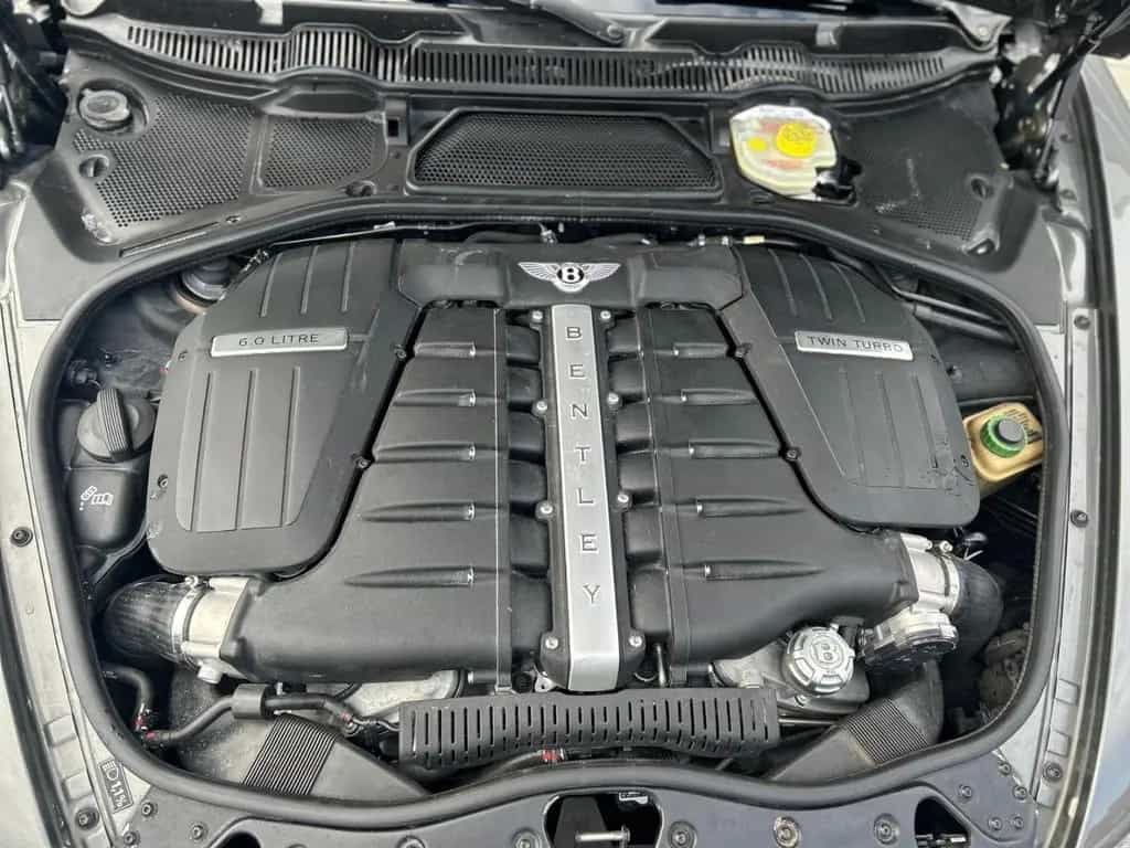 Bentley Continental GTC Speed 1. Hand Motor neu W12 DE 07/2010-photo-23
