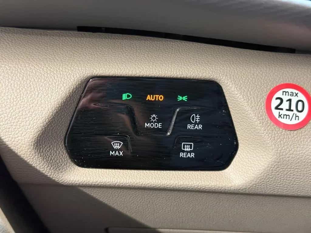 Volkswagen T7 Multivan Basis lang LÜ ACC HUD RFK SHZ STHZ 01/2024-photo-22