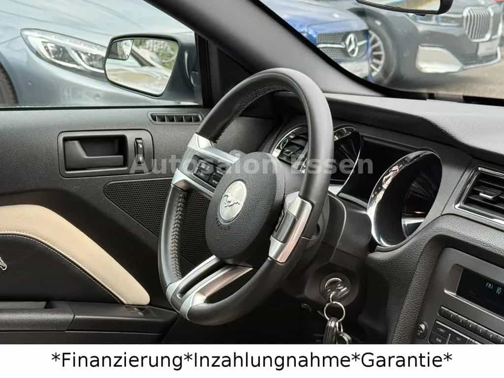 Ford Mustang 5.0 GT V8*Schalter*20 Zoll*Sportauspuff* 08/2014-photo-31