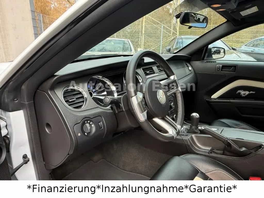 Ford Mustang 5.0 GT V8*Schalter*20 Zoll*Sportauspuff* 08/2014-photo-35