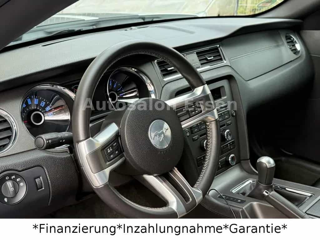 Ford Mustang 5.0 GT V8*Schalter*20 Zoll*Sportauspuff* 08/2014-photo-37