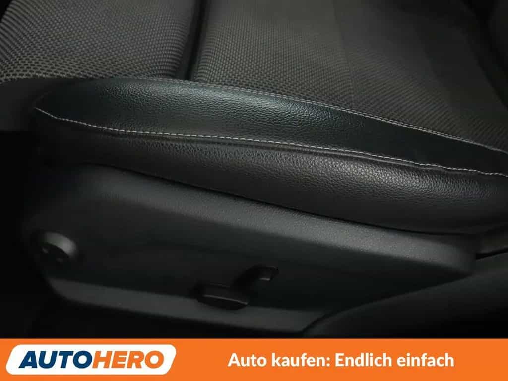 Mercedes-Benz E-Class 250 Avantgarde Aut.*LED*NAVI*TEMPO*CAM*PDC*SHZ 03/2018-photo-32