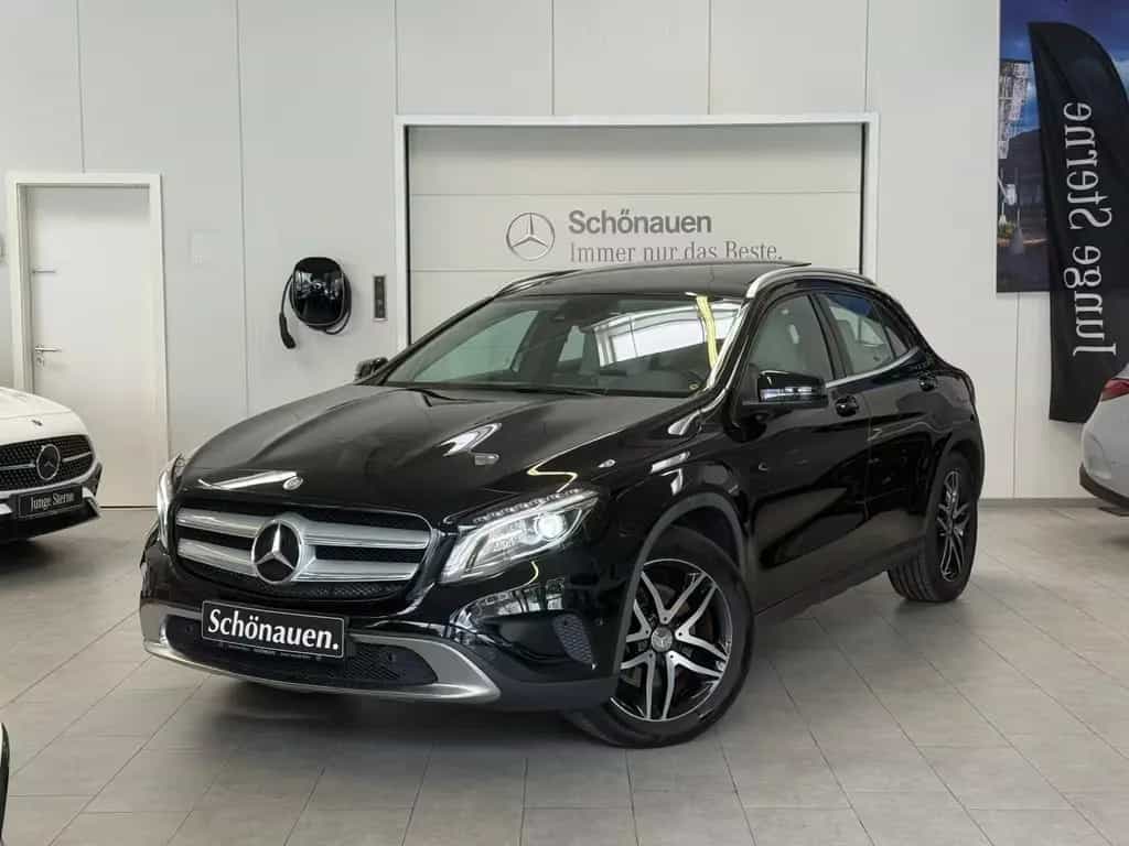 Mercedes-Benz GLA-Class 250 4M Urban COMAND+PANO+KAMERA+TOTW+SPURPKT 06/2014-photo-0