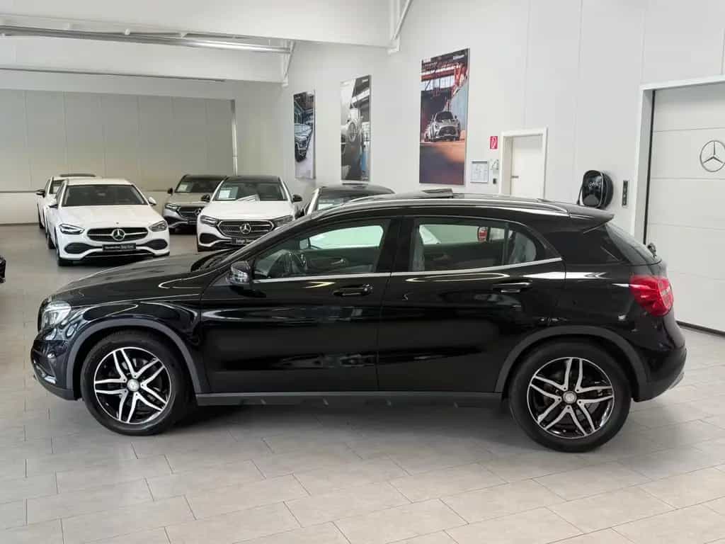 Mercedes-Benz GLA-Class 250 4M Urban COMAND+PANO+KAMERA+TOTW+SPURPKT 06/2014-photo-3