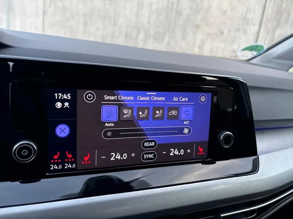 Volkswagen Golf VIII Lim. 1.5 TSI Matrix Pano Cam App Top 01/2021-photo-16