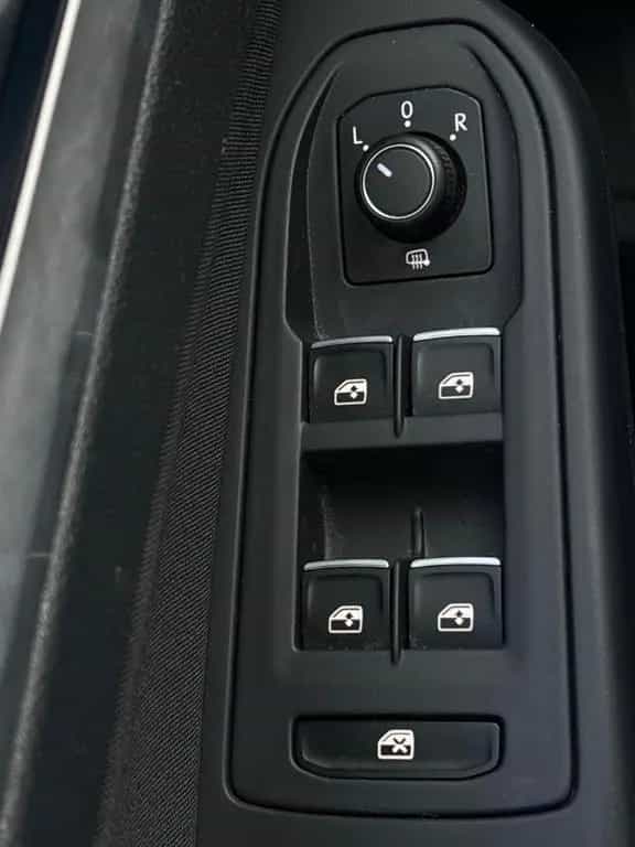Volkswagen Golf VIII Lim. 1.5 TSI Matrix Pano Cam App Top 01/2021-photo-17