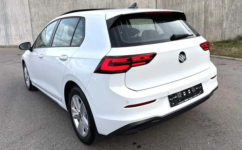 Volkswagen Golf VIII Lim. 1.5 TSI Matrix Pano Cam App Top 01/2021-photo-1