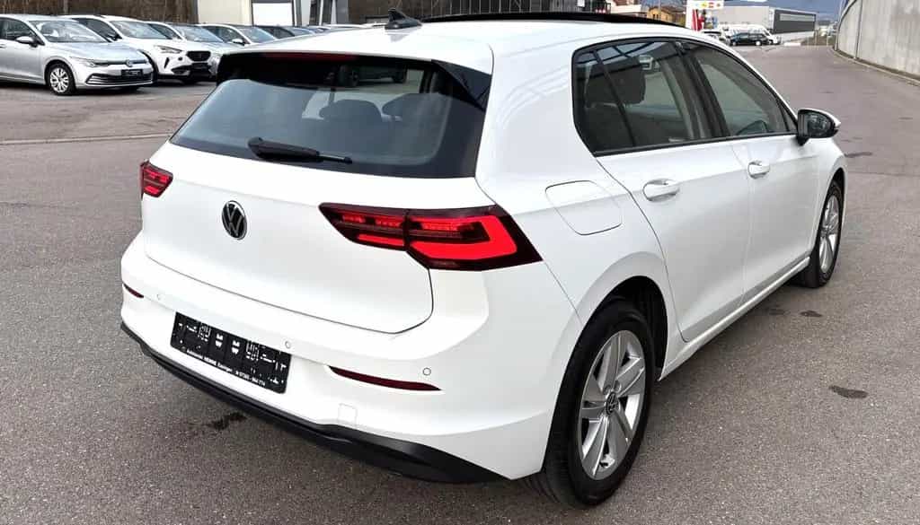 Volkswagen Golf VIII Lim. 1.5 TSI Matrix Pano Cam App Top 01/2021-photo-2