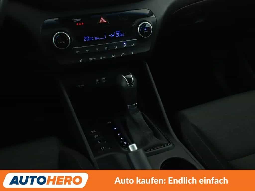 Hyundai TUCSON 1.6 TGDI Style 2WD *NAVI*TEMPO*PDC*SHZ* 11/2019-photo-20