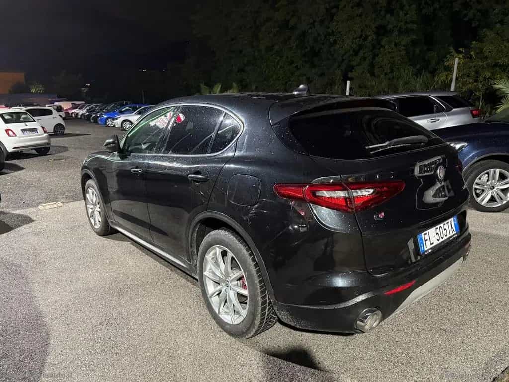 Alfa Romeo Stelvio ROMEO Stelvio 2.2 T.diesel 210 CV AT8 Q4 Ex 09/2017-photo-2