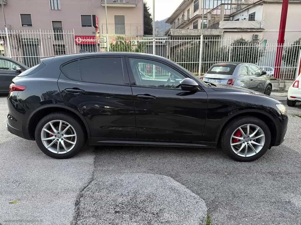 Alfa Romeo Stelvio ROMEO Stelvio 2.2 T.diesel 210 CV AT8 Q4 Ex 09/2017-photo-3