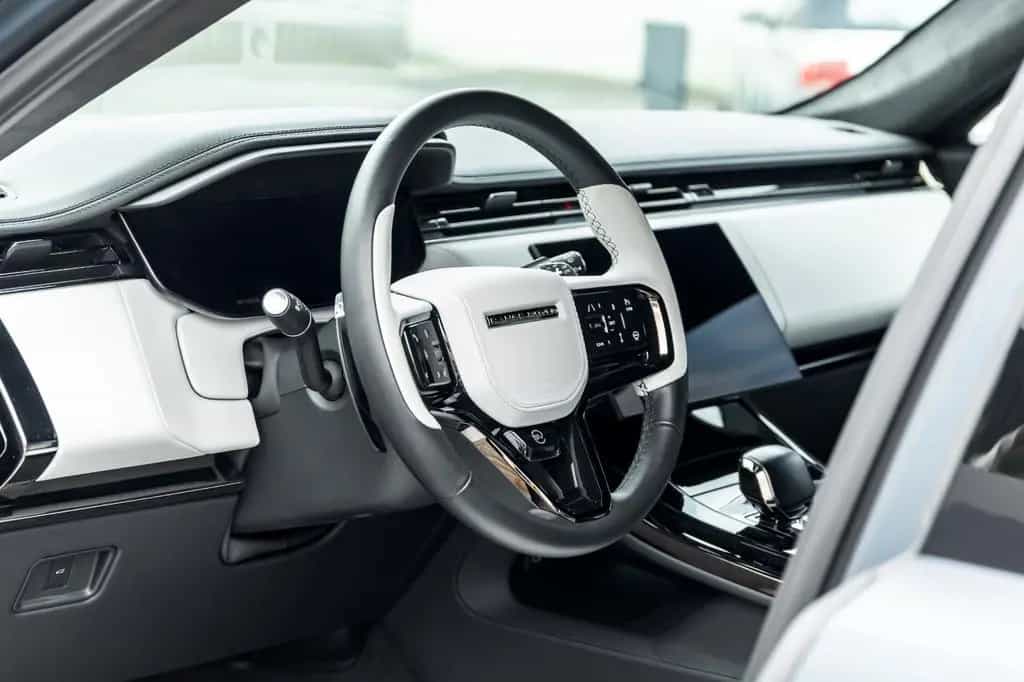 Land Rover Manhart SV 800 04/2025-photo-19