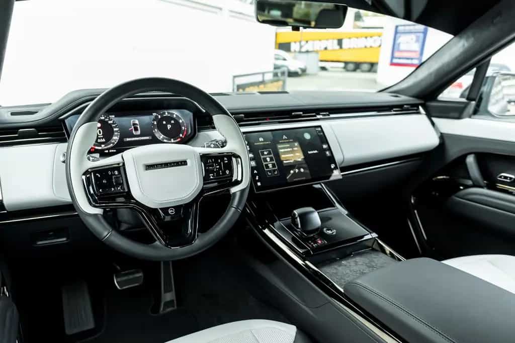 Land Rover Manhart SV 800 04/2025-photo-20