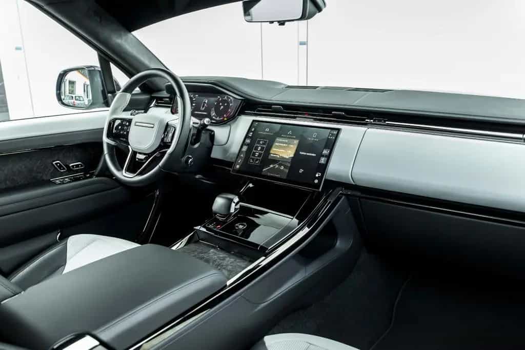 Land Rover Manhart SV 800 04/2025-photo-21