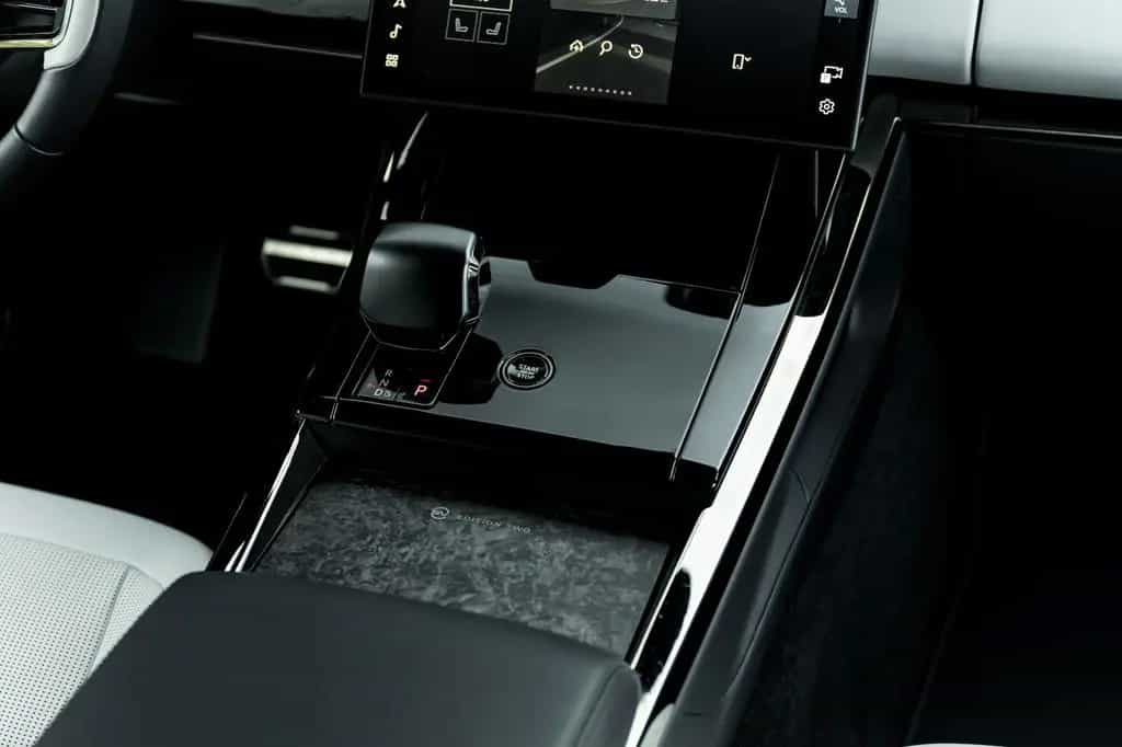 Land Rover Manhart SV 800 04/2025-photo-23