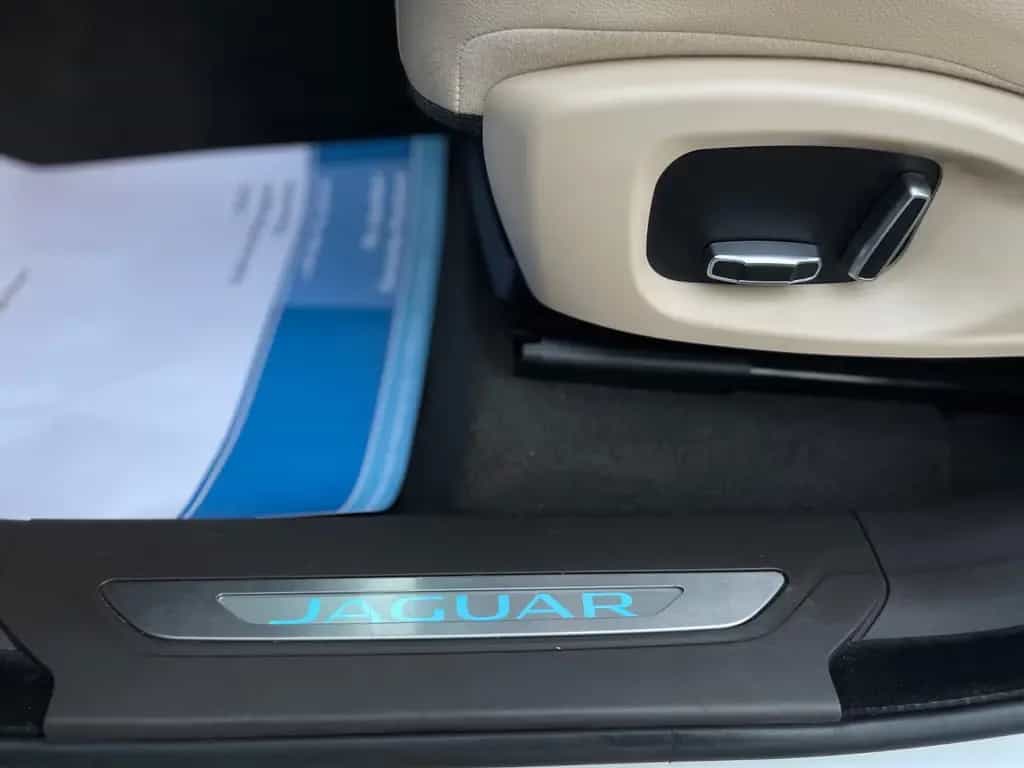 Jaguar F-Pace Portfolio AWD-Soundsystem-Rückfahrkamera 07/2020-photo-17