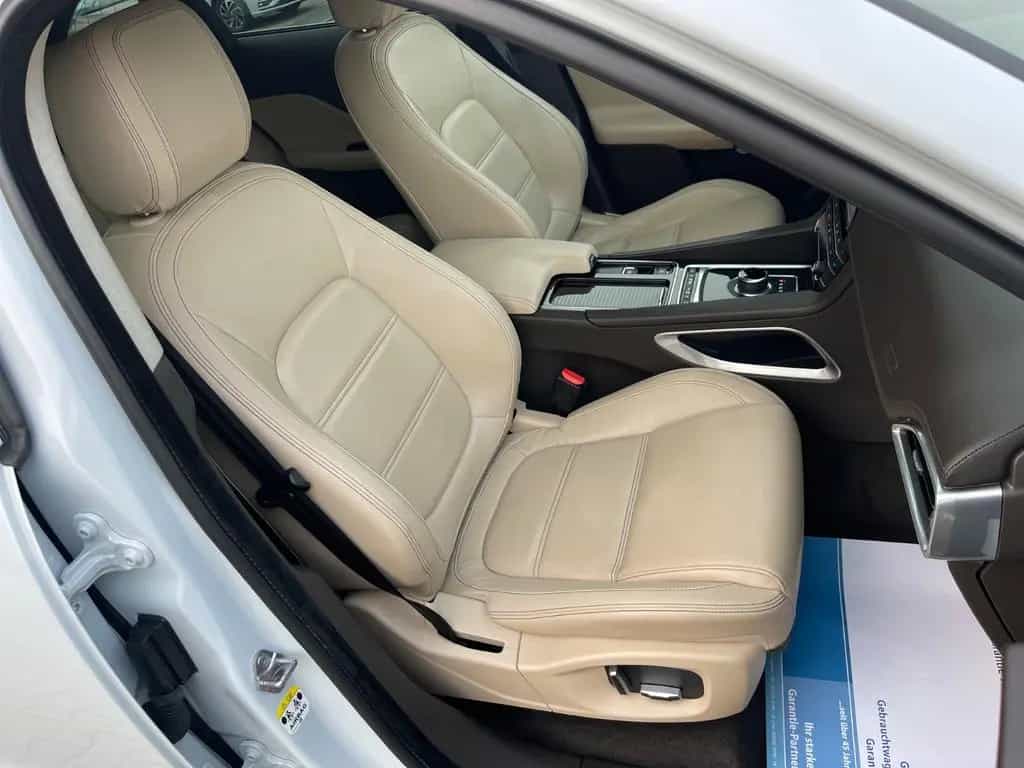 Jaguar F-Pace Portfolio AWD-Soundsystem-Rückfahrkamera 07/2020-photo-19