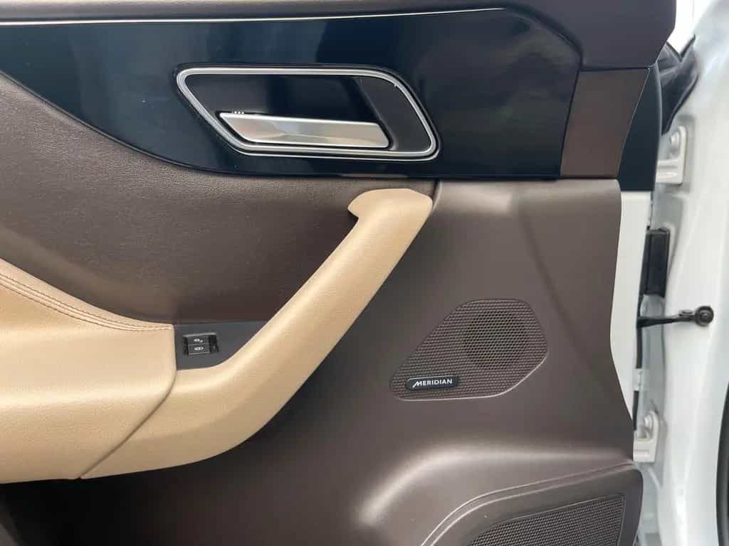 Jaguar F-Pace Portfolio AWD-Soundsystem-Rückfahrkamera 07/2020-photo-21