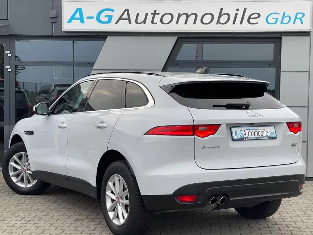 Jaguar F-Pace Portfolio AWD-Soundsystem-Rückfahrkamera 07/2020-photo-4