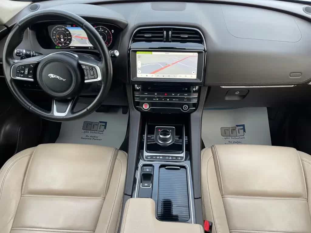 Jaguar F-Pace Portfolio AWD-Soundsystem-Rückfahrkamera 07/2020-photo-9