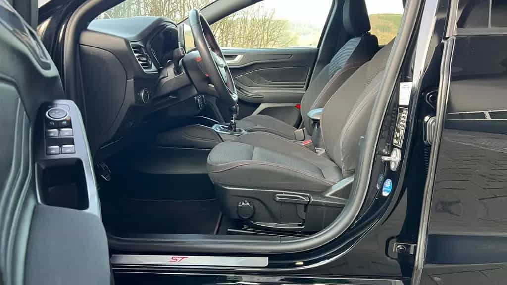 Ford Focus Turnier ST-Line * Kamera * APP * LED * DAB 02/2019-photo-11