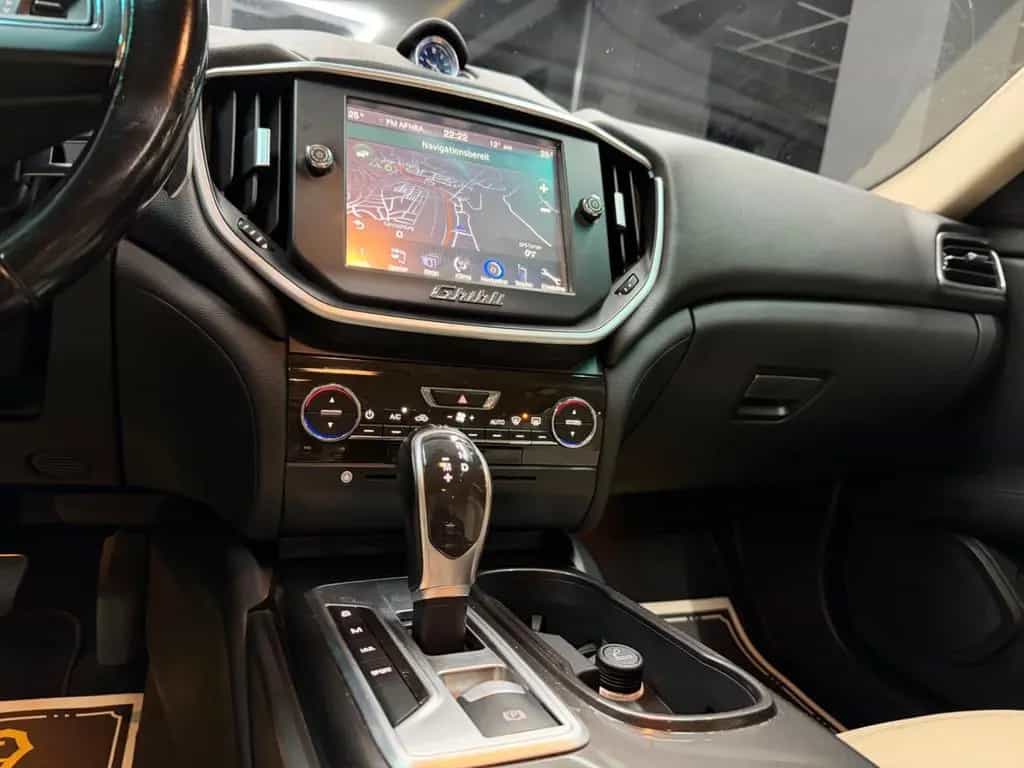 Maserati Ghibli Diesel*EURO6*KLIMA*S.DACH*LEDER*S.AUSPUFF 05/2016-photo-11
