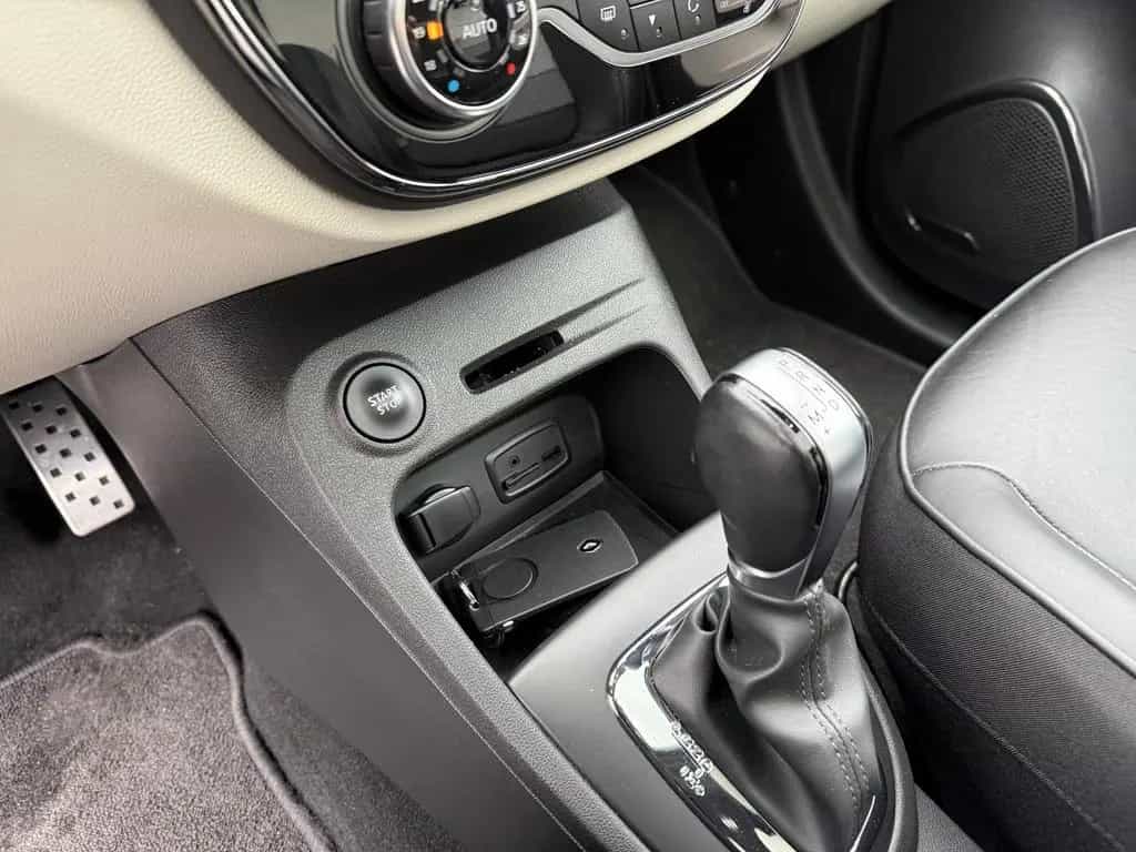 Renault Captur 03/2018-photo-21