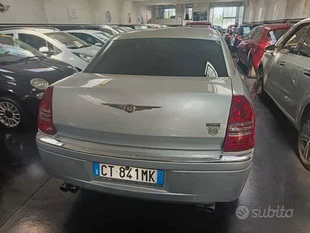 Chrysler 300C 3.5 V6 24V cat Sedan 12/2005-photo-1