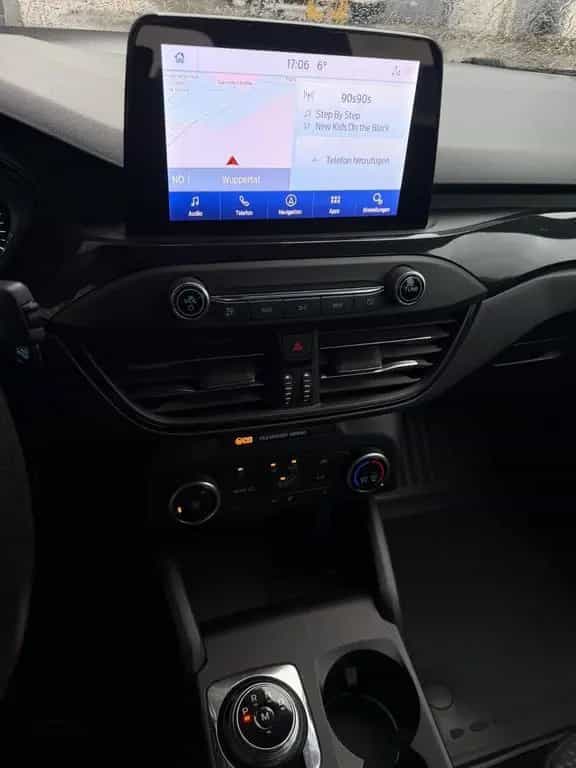 Ford Focus Turnier ST-Line 1-1HAND GARANTIE AUTOMATIK 04/2020-photo-16