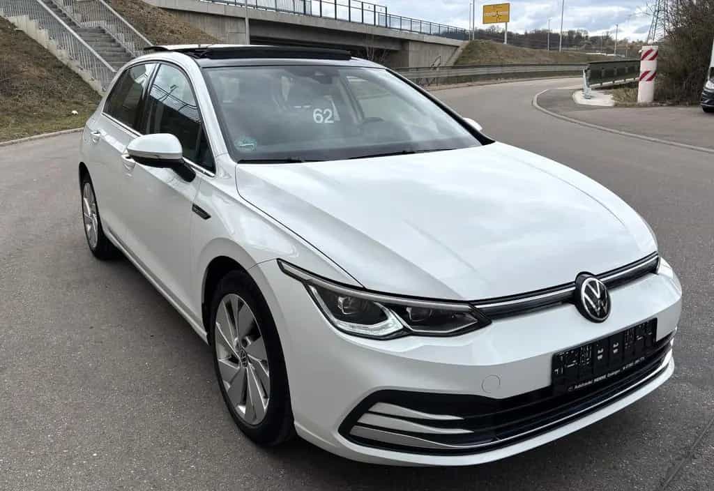 Volkswagen Golf VIII Lim. Style 1.5 TSI Matrix Pano ACC Cam 01/2021-photo-0