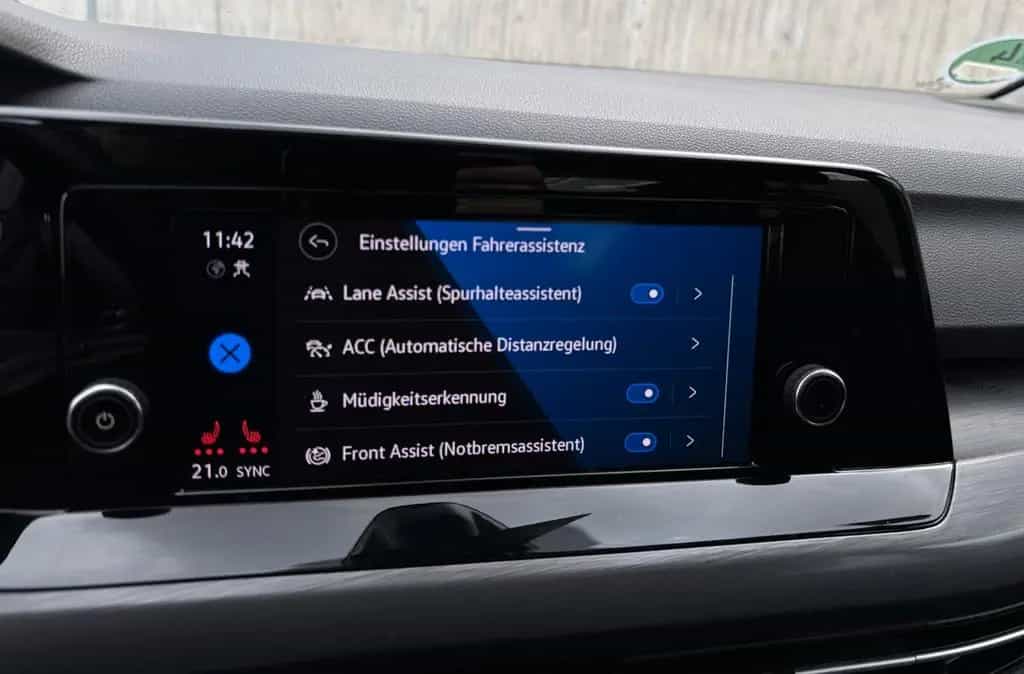 Volkswagen Golf VIII Lim. Style 1.5 TSI Matrix Pano ACC Cam 01/2021-photo-5
