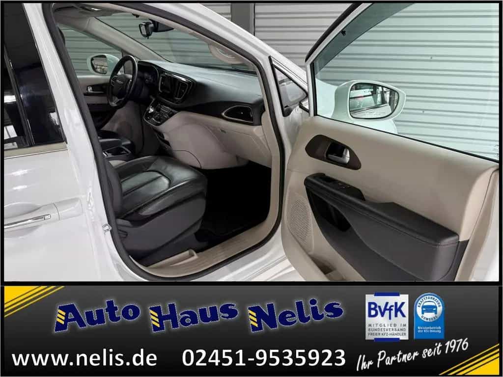 Chrysler Pacifica 7-Sitzer Allwetter Navi Android/Apple K 09/2016-photo-24