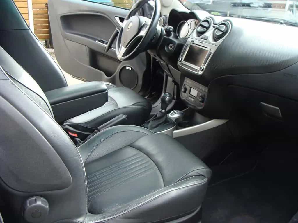 Alfa Romeo MiTo 1.4 TB 16V MultiAir TCT Vollausstattung 03/2012-photo-6