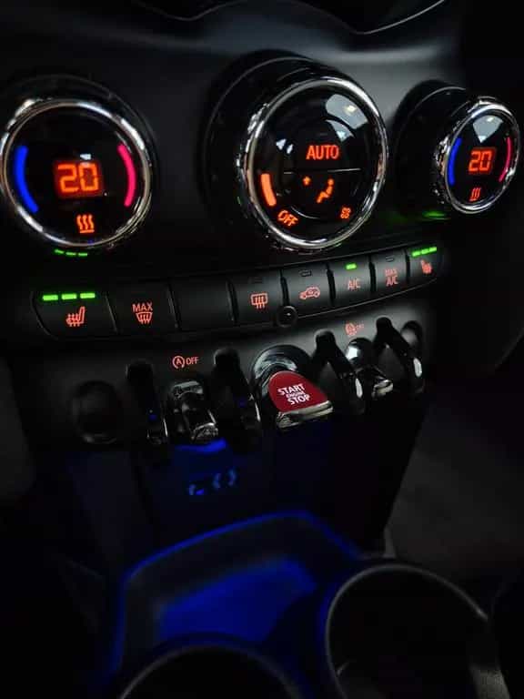 MINI Cooper D Sport |TEMPOMAT|NAVI| PANO|LED|AMBIENTE 12/2017-photo-20