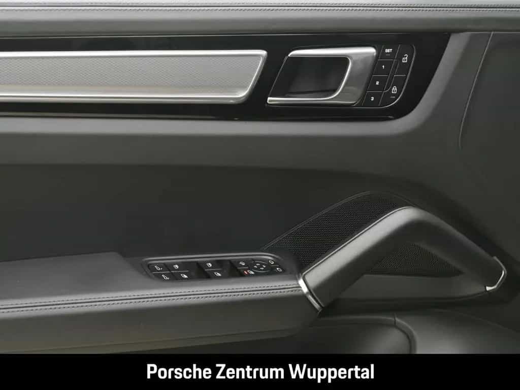 Porsche Cayenne S Platinum Edition Sportabgas InnoDrive 01/2023-photo-11